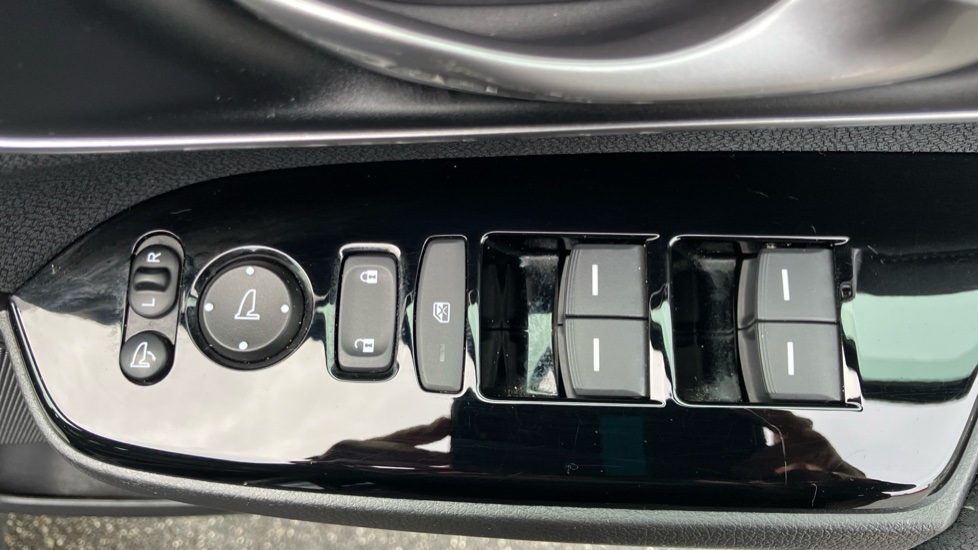 Honda CR-V 2.0 i-MMD Hybrid SE 2WD 5dr eCVT Hybrid Estate - Image 40