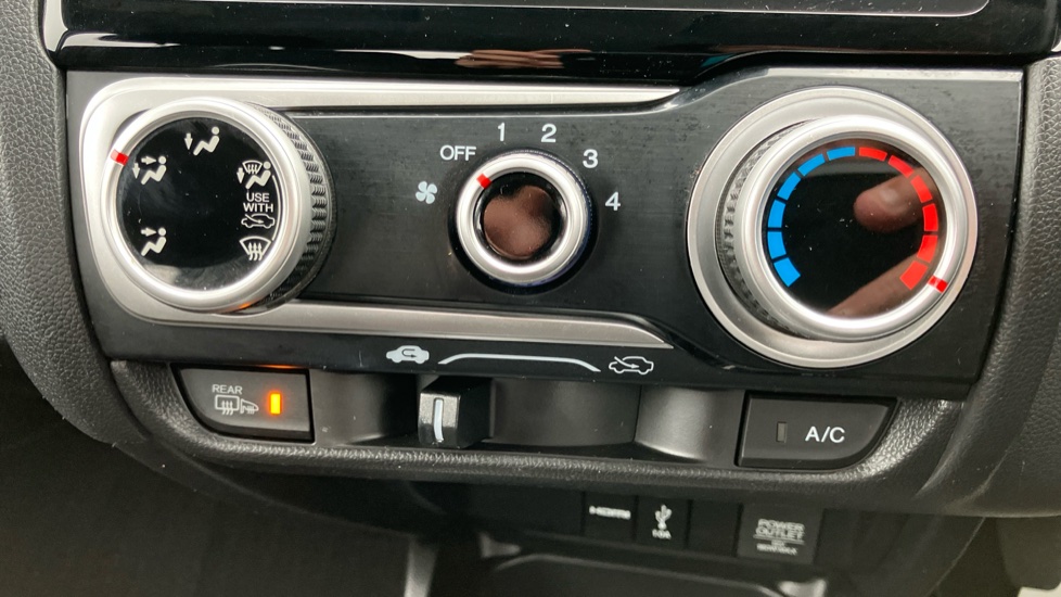 Honda Jazz 1.5 i-VTEC Sport Navi 5dr Petrol Hatchback - Image 25