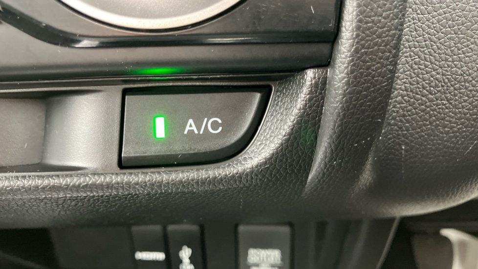 Honda Jazz 1.5 i-VTEC Sport Navi 5dr Petrol Hatchback - Image 26