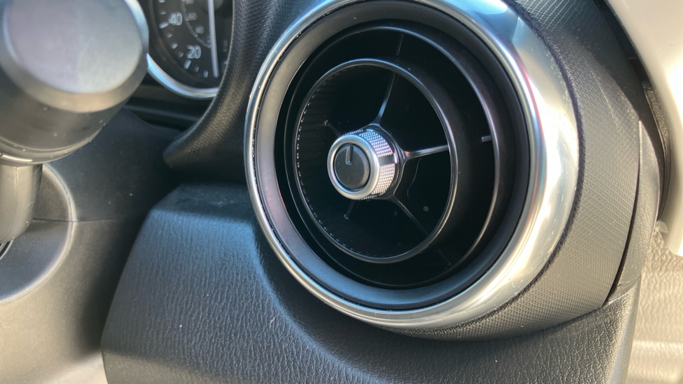 Mazda MX-5 2.0 Sport Nav 2dr Petrol Convertible RF - Image 28