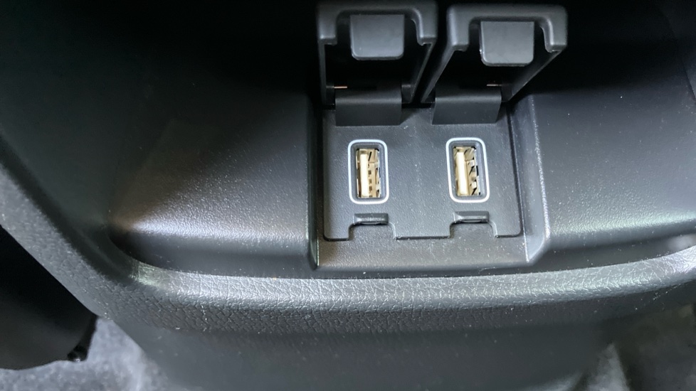 Honda CR-V 1.5 VTEC Turbo SE 5dr Petrol Estate - Image 32