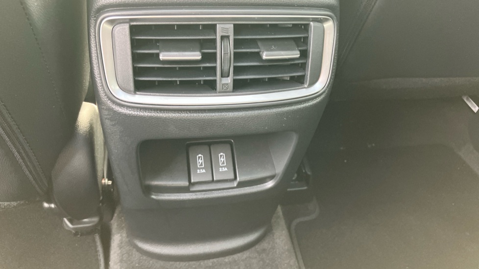 Honda CR-V 1.5 VTEC Turbo EX 5dr Petrol Estate - Image 32