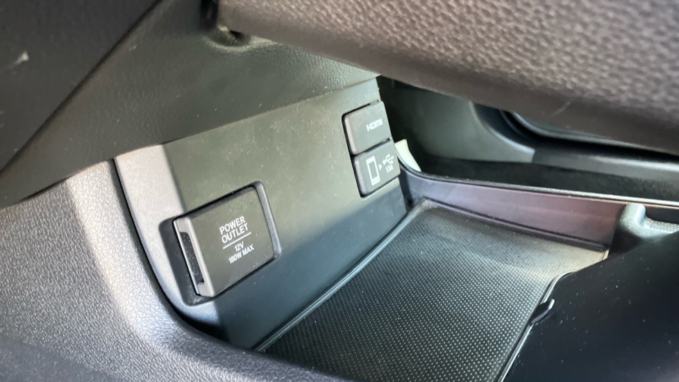 Honda Civic 1.5 VTEC Turbo Prestige 5dr Petrol Hatchback - Image 21