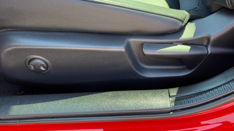 Honda Civic 1.5 VTEC Turbo Prestige 5dr Petrol Hatchback - Image 25