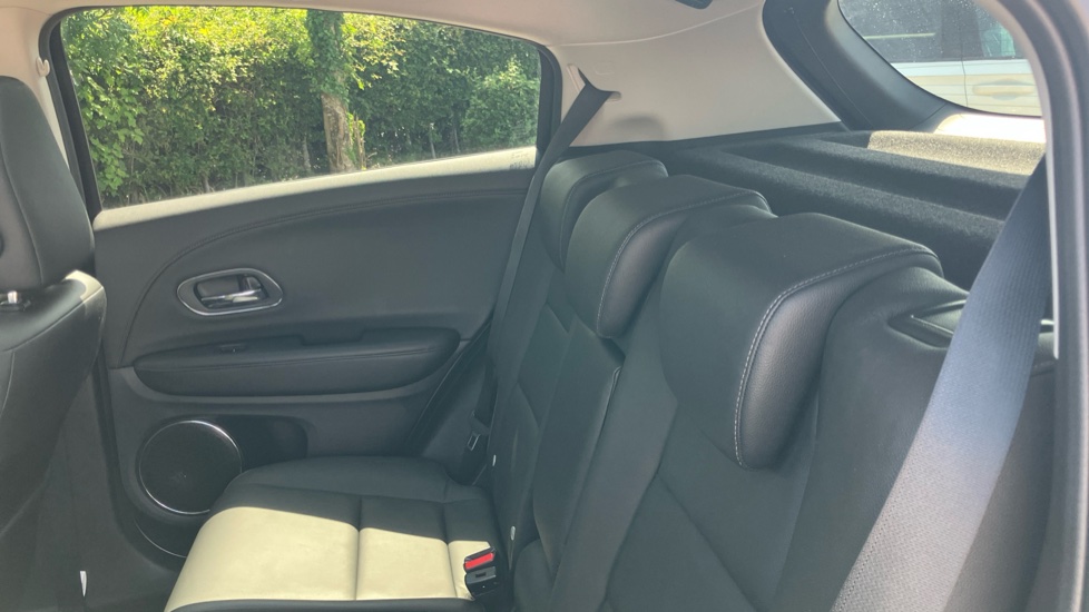 Honda HR-V 1.5 i-VTEC EX CVT 5dr Petrol Hatchback - Image 16