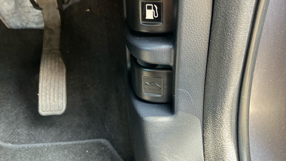 Honda HR-V 1.5 i-VTEC EX CVT 5dr Petrol Hatchback - Image 28