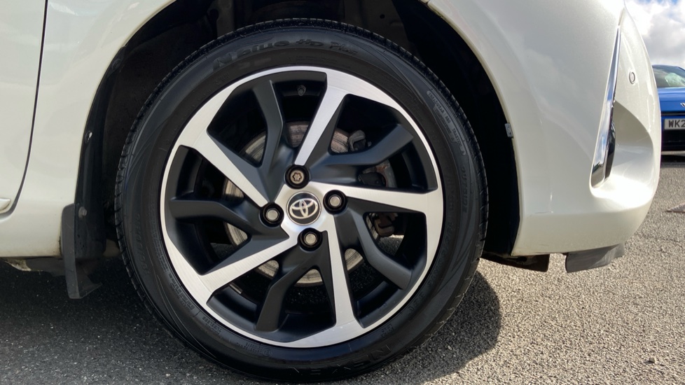 Toyota Yaris 1.5 Hybrid Excel 5dr CVT Hybrid Hatchback - Image 7