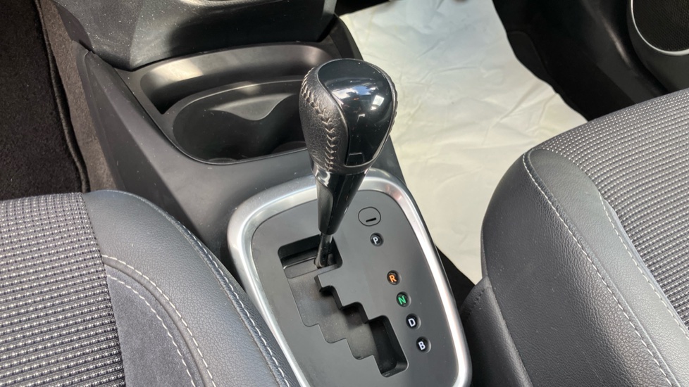 Toyota Yaris 1.5 Hybrid Excel 5dr CVT Hybrid Hatchback - Image 13