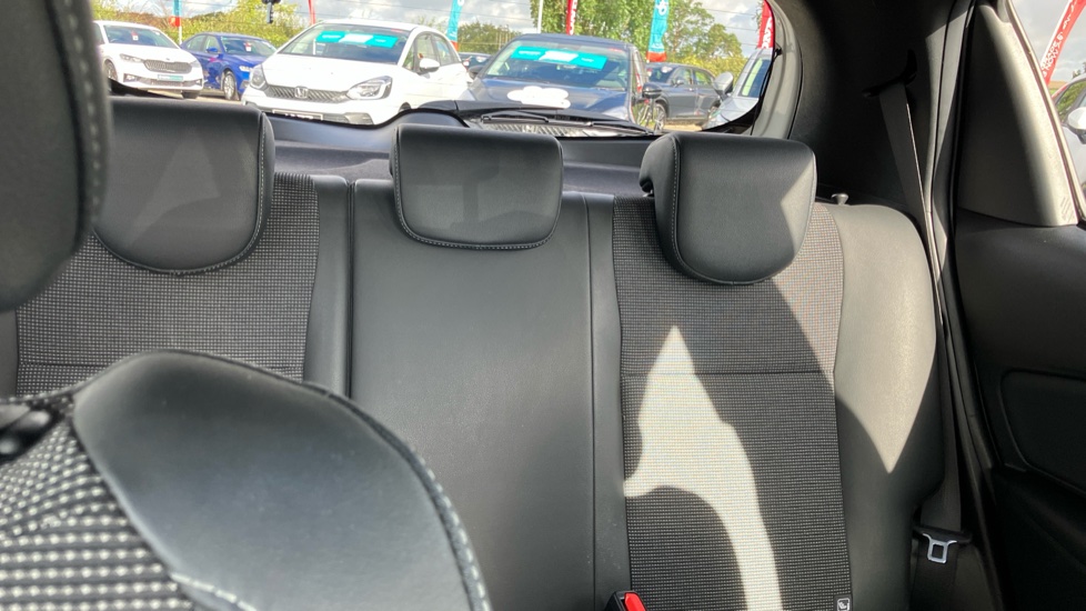 Toyota Yaris 1.5 Hybrid Excel 5dr CVT Hybrid Hatchback - Image 15