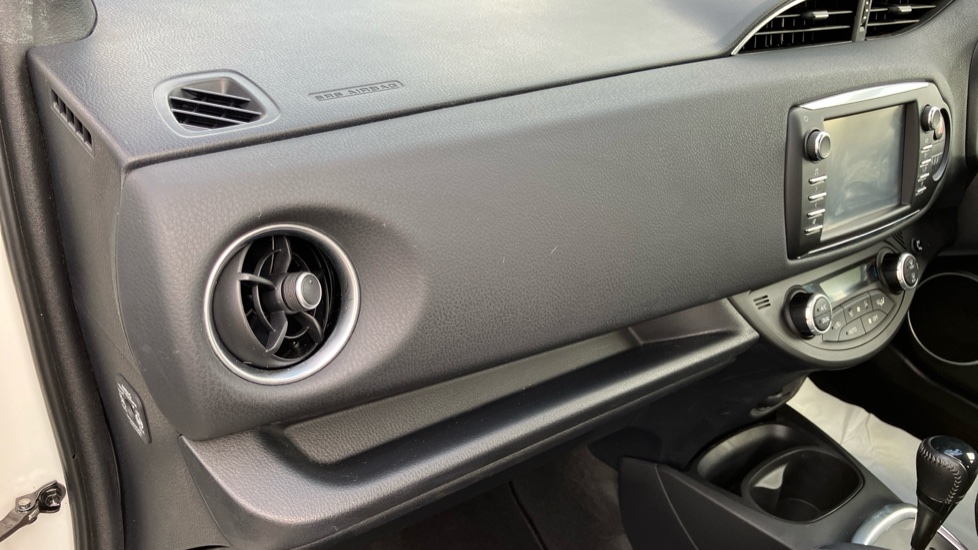 Toyota Yaris 1.5 Hybrid Excel 5dr CVT Hybrid Hatchback - Image 28