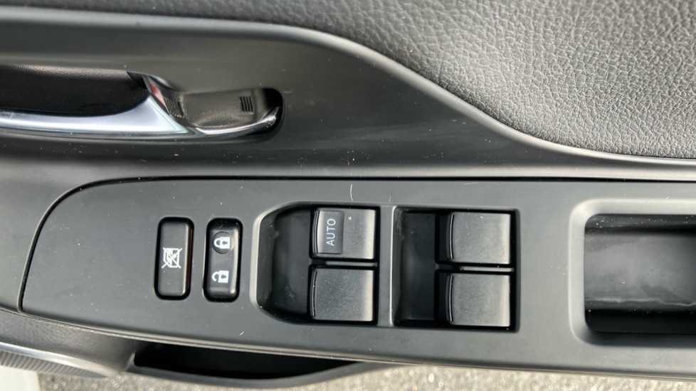 Toyota Yaris 1.5 Hybrid Excel 5dr CVT Hybrid Hatchback - Image 29