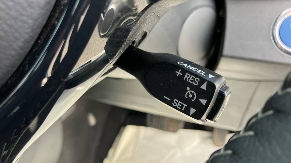 Toyota Yaris 1.5 Hybrid Excel 5dr CVT Hybrid Hatchback - Image 33