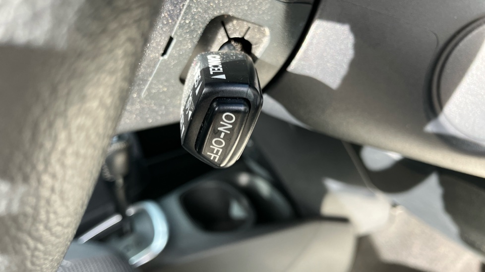 Toyota Yaris 1.5 Hybrid Excel 5dr CVT Hybrid Hatchback - Image 34