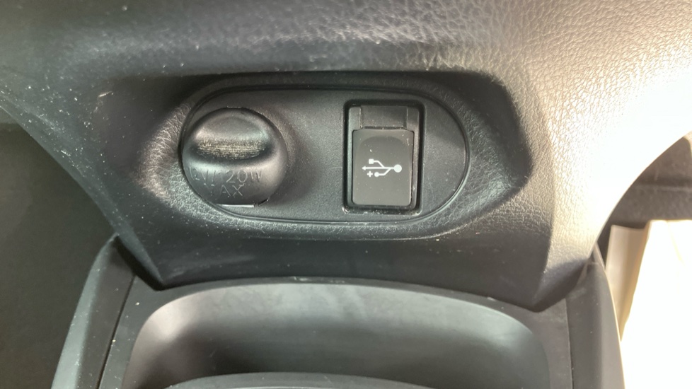 Toyota Yaris 1.5 Hybrid Excel 5dr CVT Hybrid Hatchback - Image 35