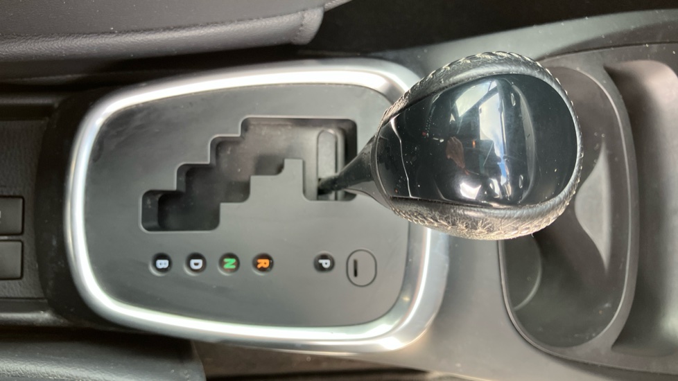 Toyota Yaris 1.5 Hybrid Excel 5dr CVT Hybrid Hatchback - Image 36