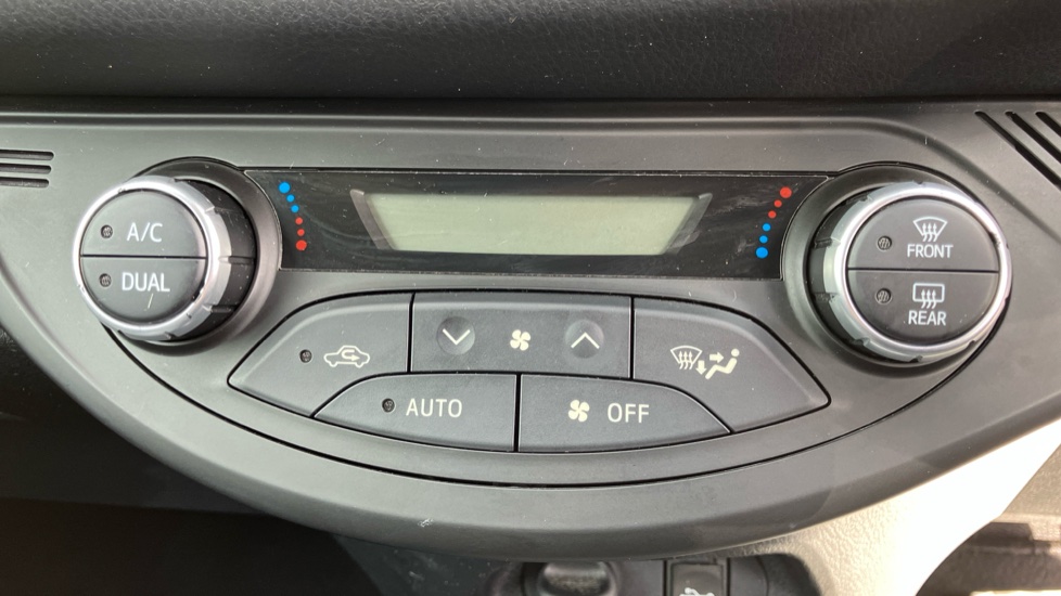 Toyota Yaris 1.5 Hybrid Excel 5dr CVT Hybrid Hatchback - Image 37
