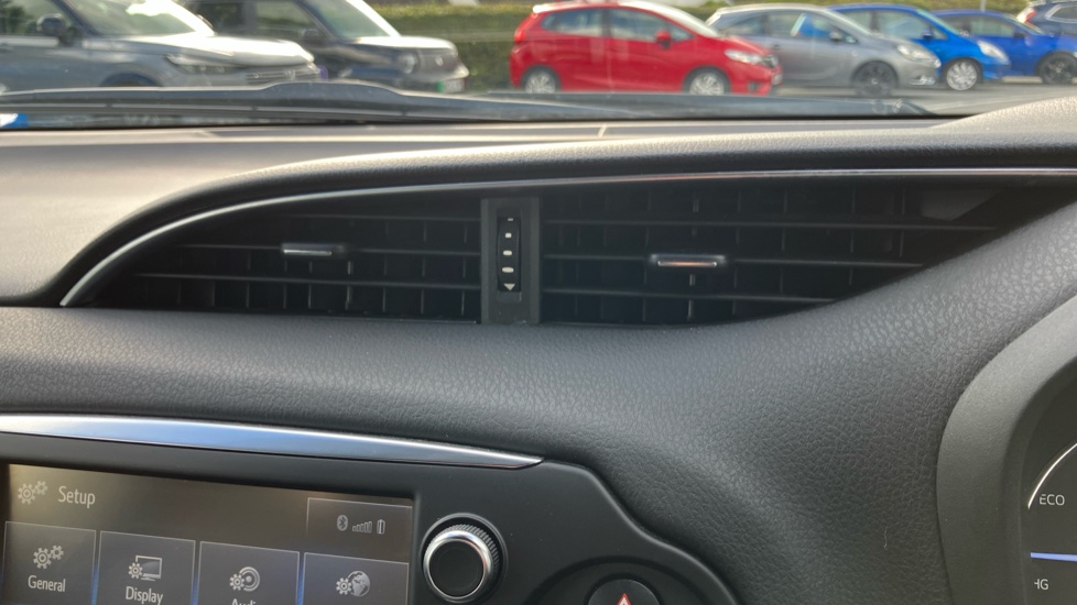 Toyota Yaris 1.5 Hybrid Excel 5dr CVT Hybrid Hatchback - Image 48