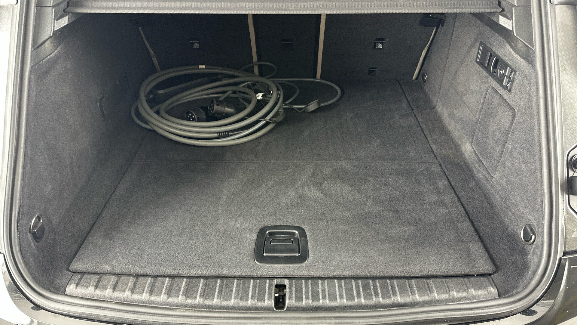 Used BMW iX 40 76.6kWh M Sport Edition Auto xDrive 5dr - Image 13