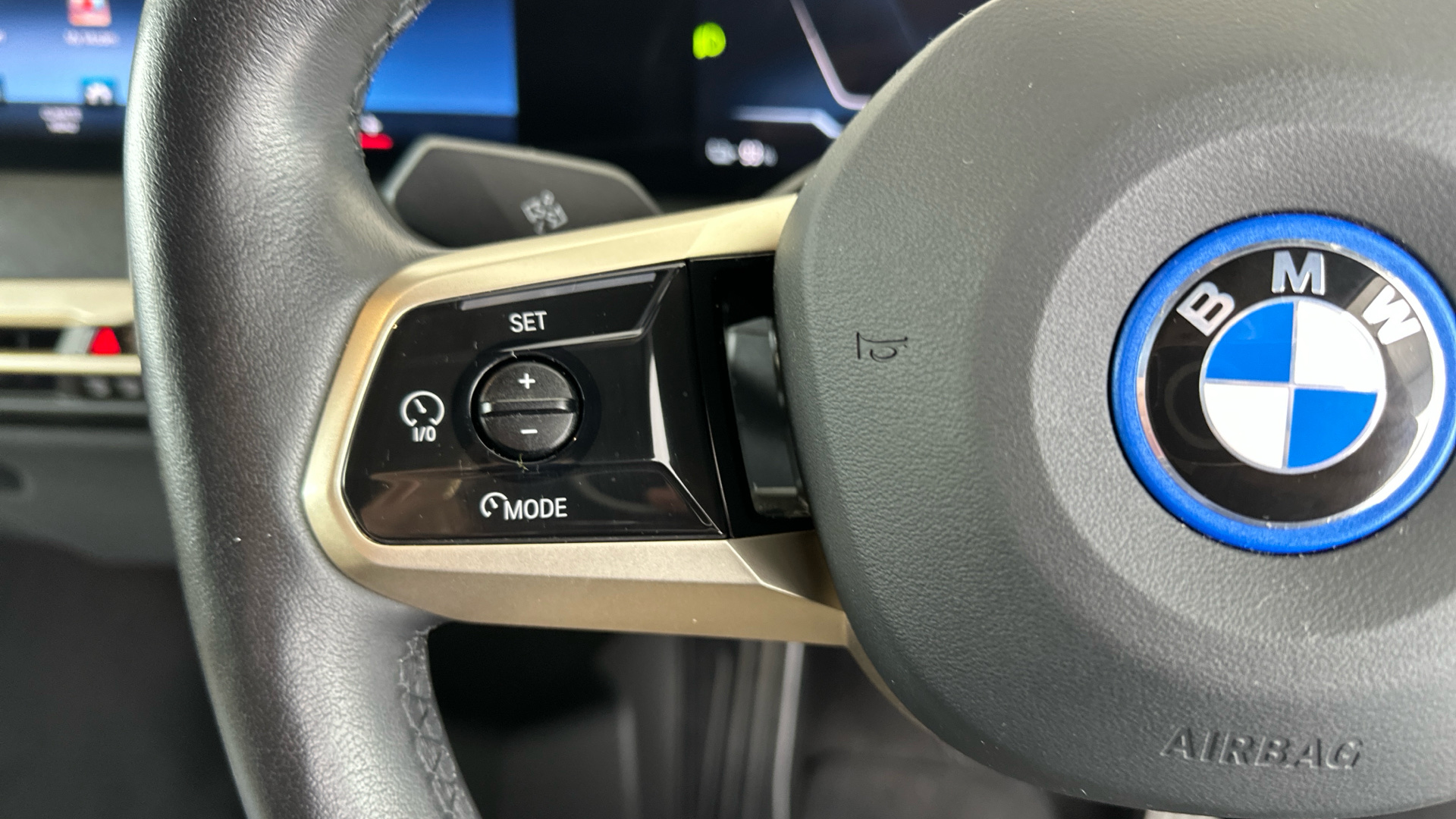 Used BMW iX 40 76.6kWh M Sport Edition Auto xDrive 5dr - Image 17