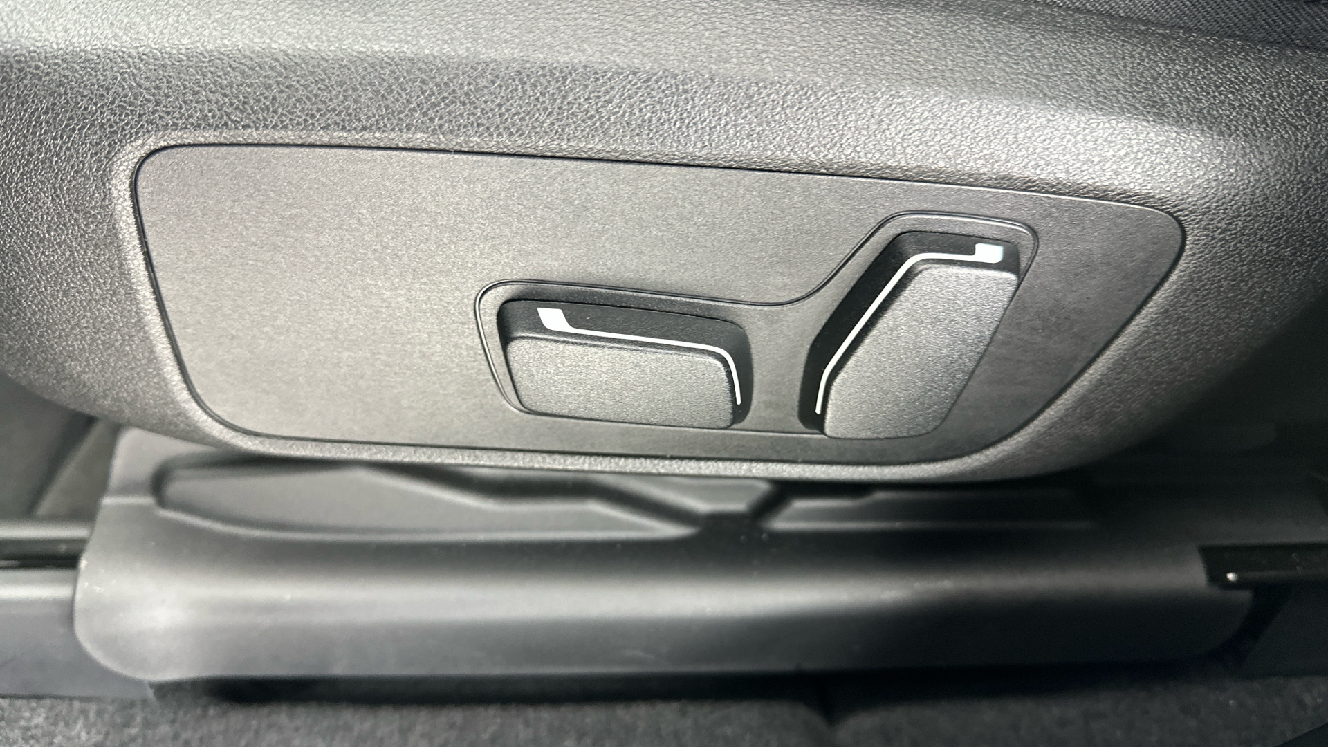Used BMW iX3 80kWh M Sport Auto 5dr - Image 27
