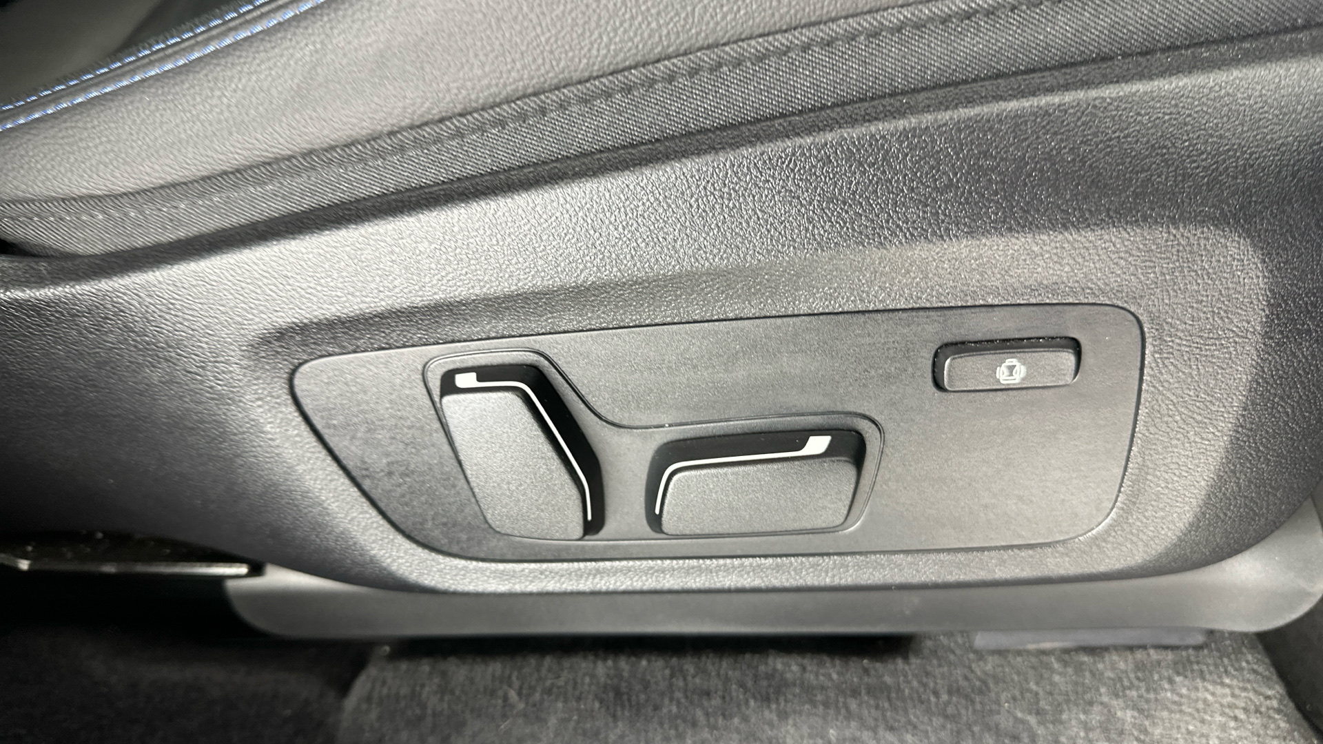 Used BMW iX3 80kWh M Sport Auto 5dr - Image 31