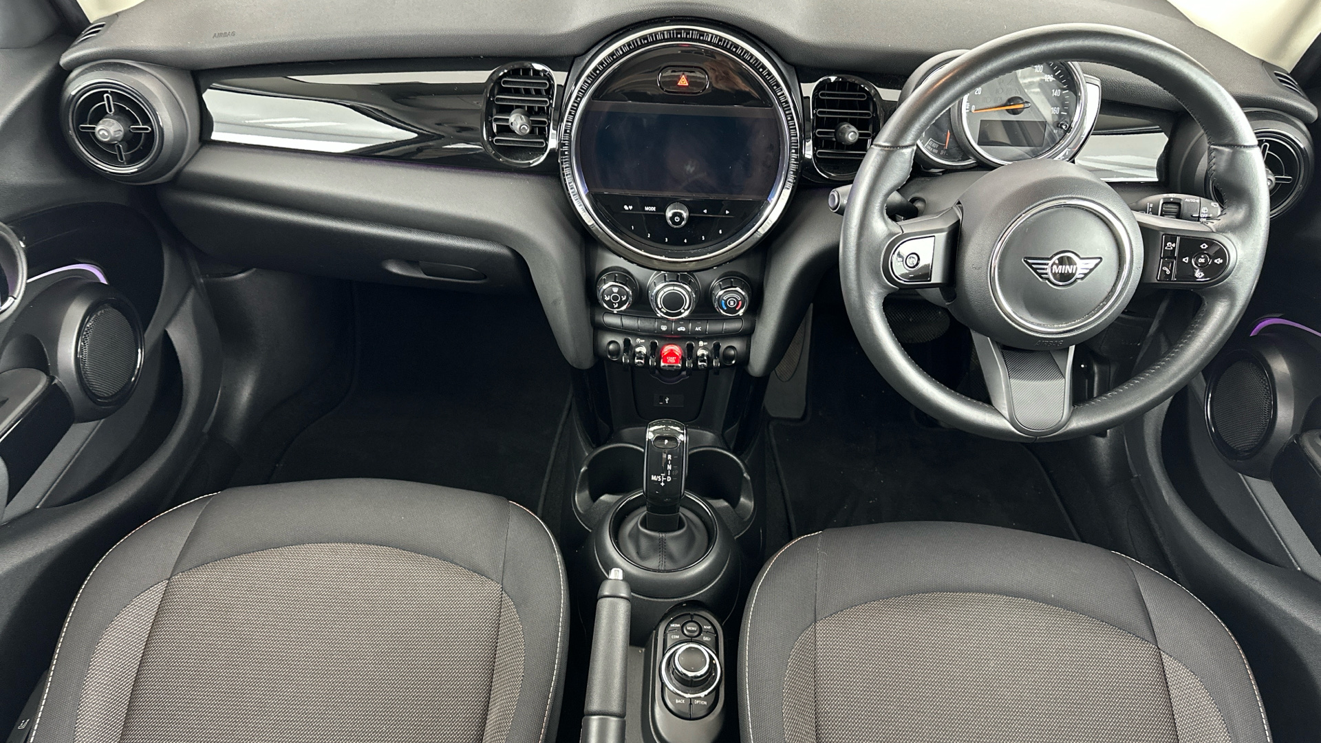 Used MINI 5-Door Hatch 1.5 Cooper Classic Steptronic Euro 6 (s/s) 5dr - Image 5