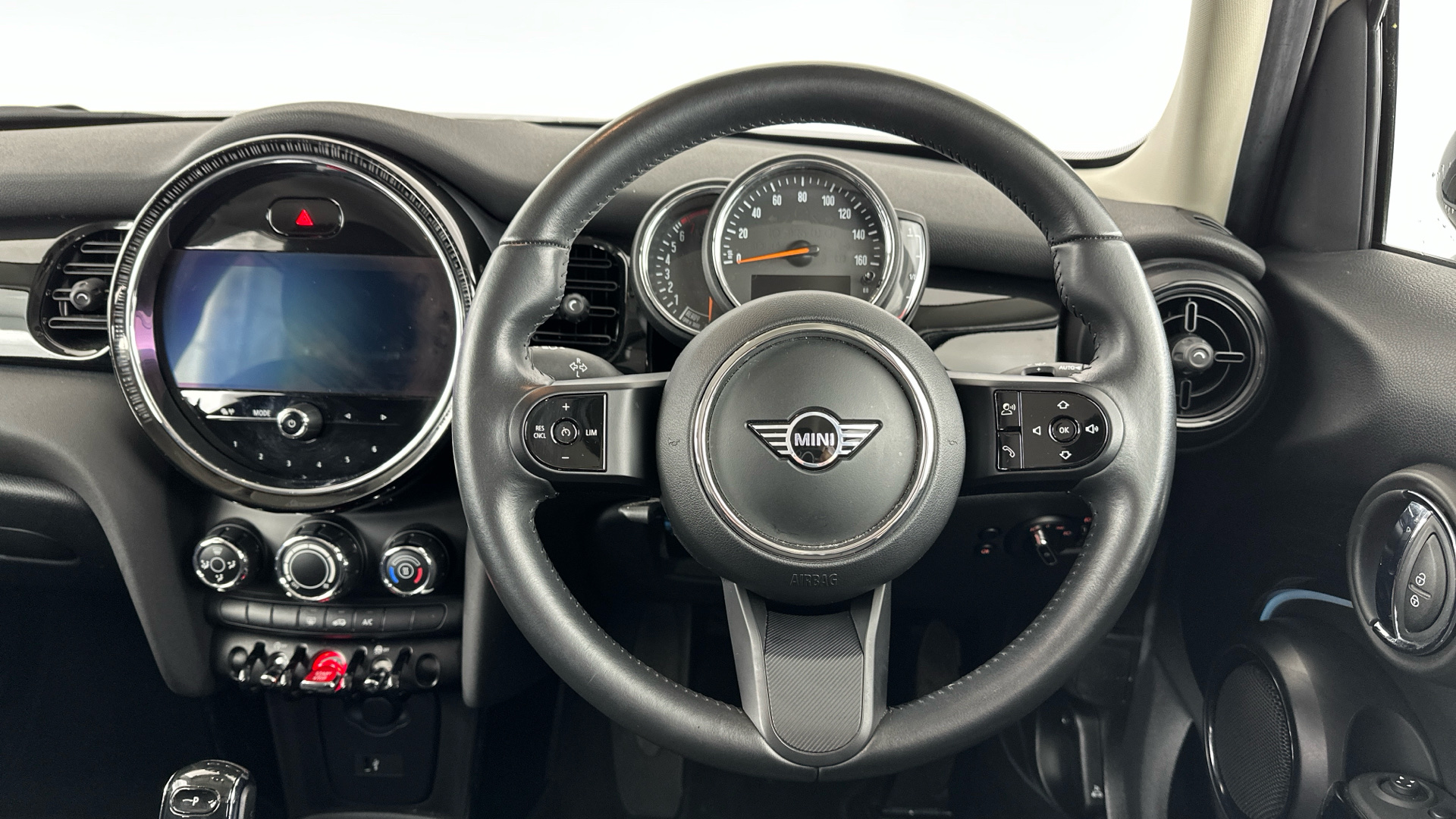 Used MINI 5-Door Hatch 1.5 Cooper Classic Steptronic Euro 6 (s/s) 5dr - Image 6