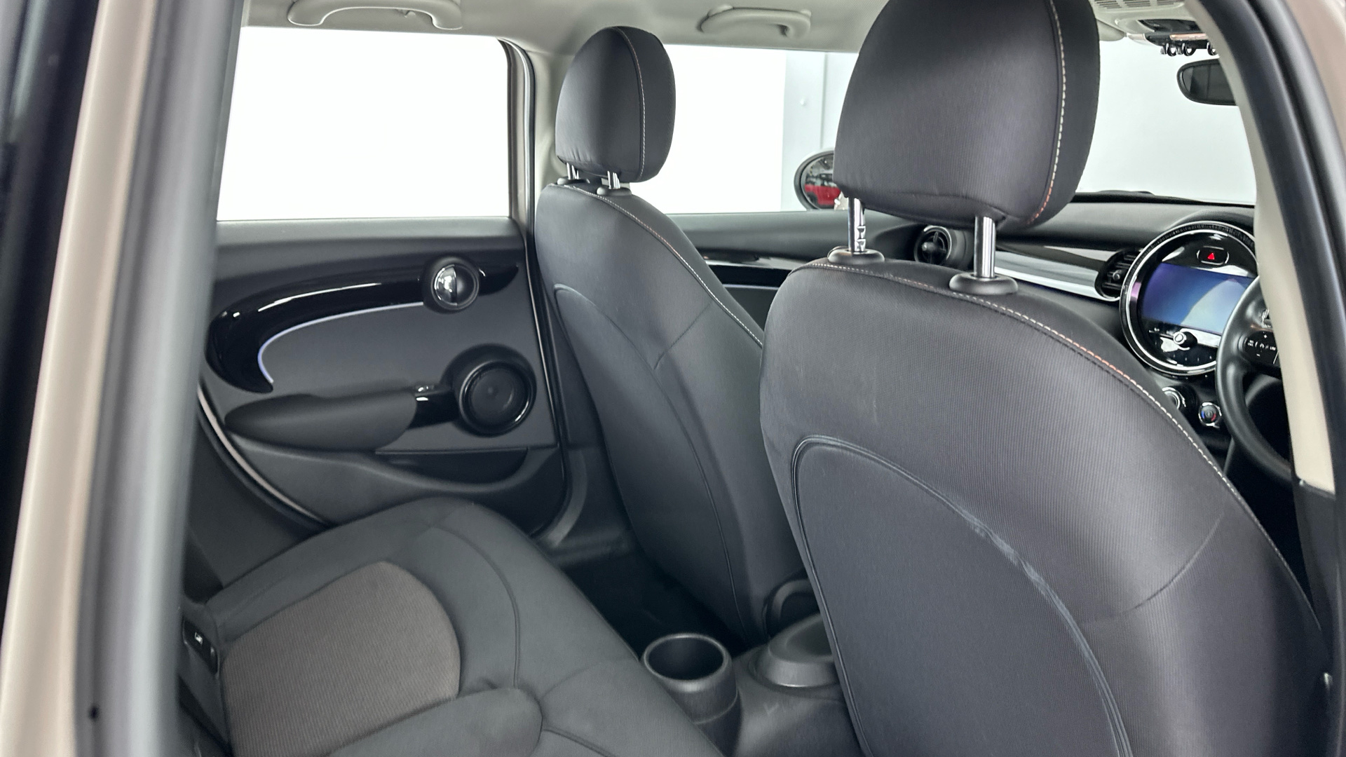 Used MINI 5-Door Hatch 1.5 Cooper Classic Steptronic Euro 6 (s/s) 5dr - Image 28