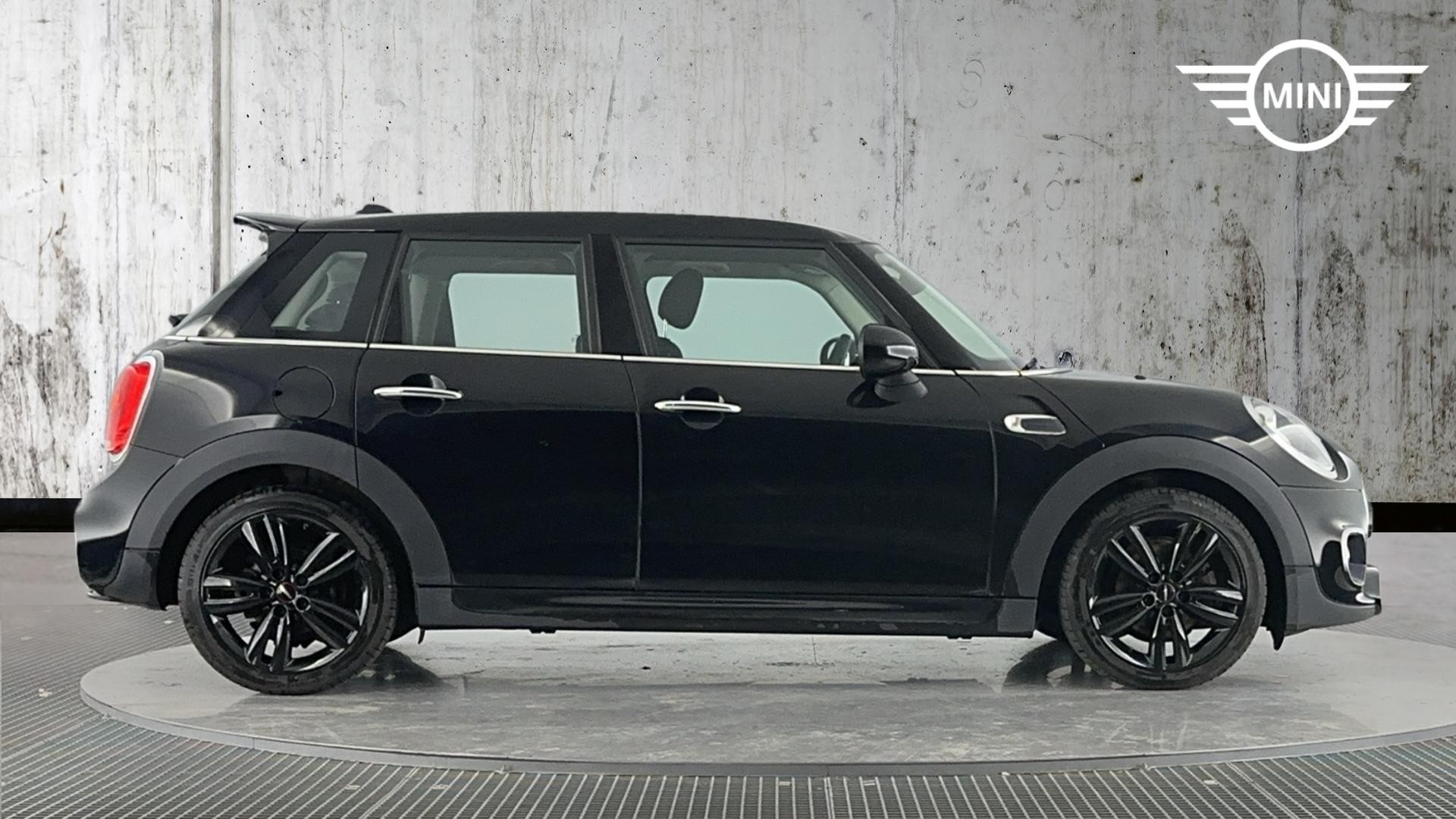 Used MINI 5-Door Hatch 1.5 Cooper Euro 6 (s/s) 5dr - Image 3