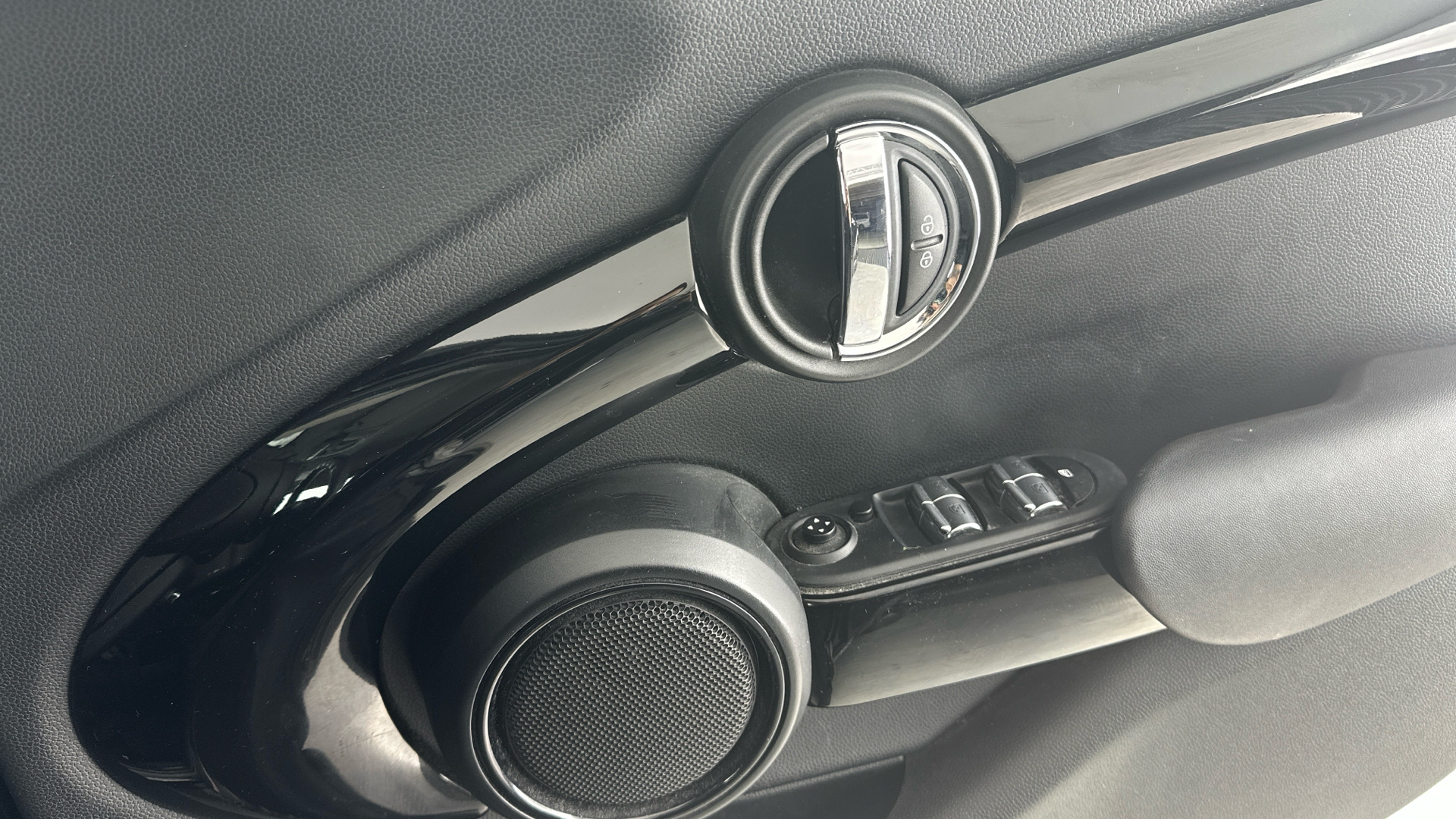 Used MINI 5-Door Hatch 1.5 Cooper Euro 6 (s/s) 5dr - Image 20