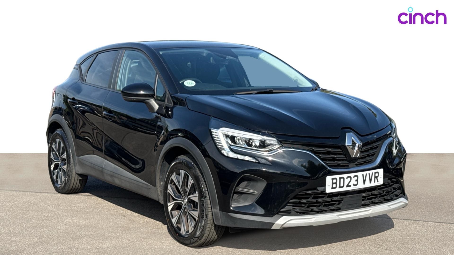 Renault Captur listing photo