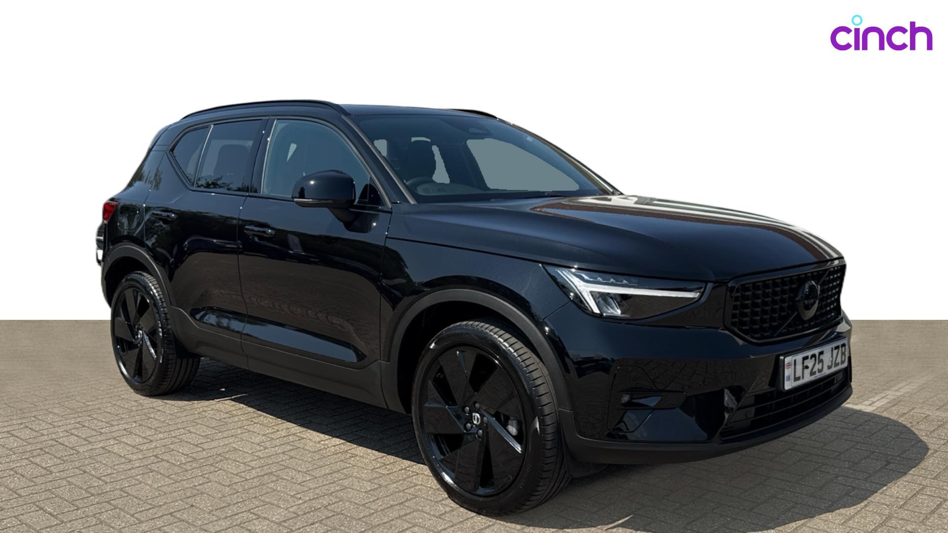 Volvo XC40 listing photo
