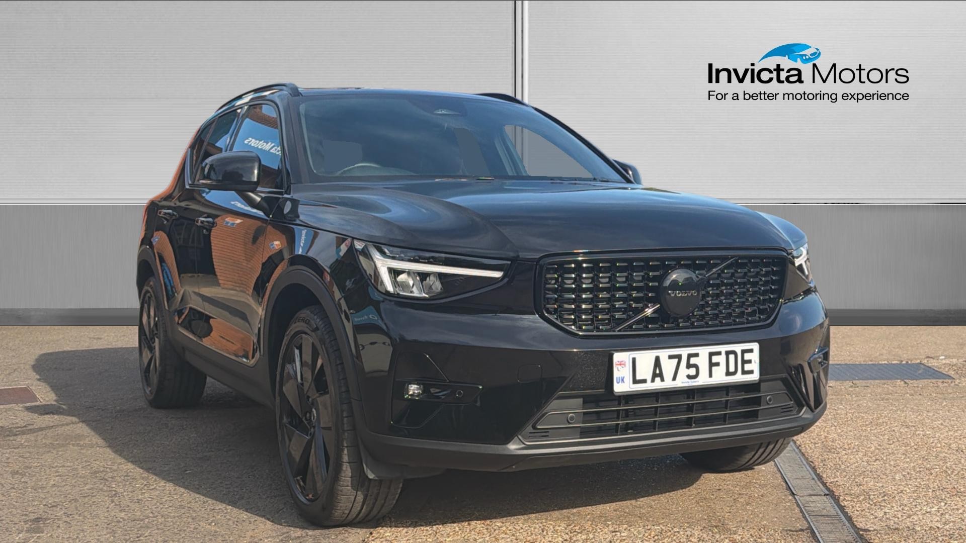 2025 Volvo XC40