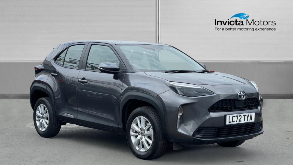 2022 TOYOTA YARIS CROSS ICON 251 .73 MONTH OR 17,000 2022 REGISTRATION 2022 MODEL YEAR 31240... photo