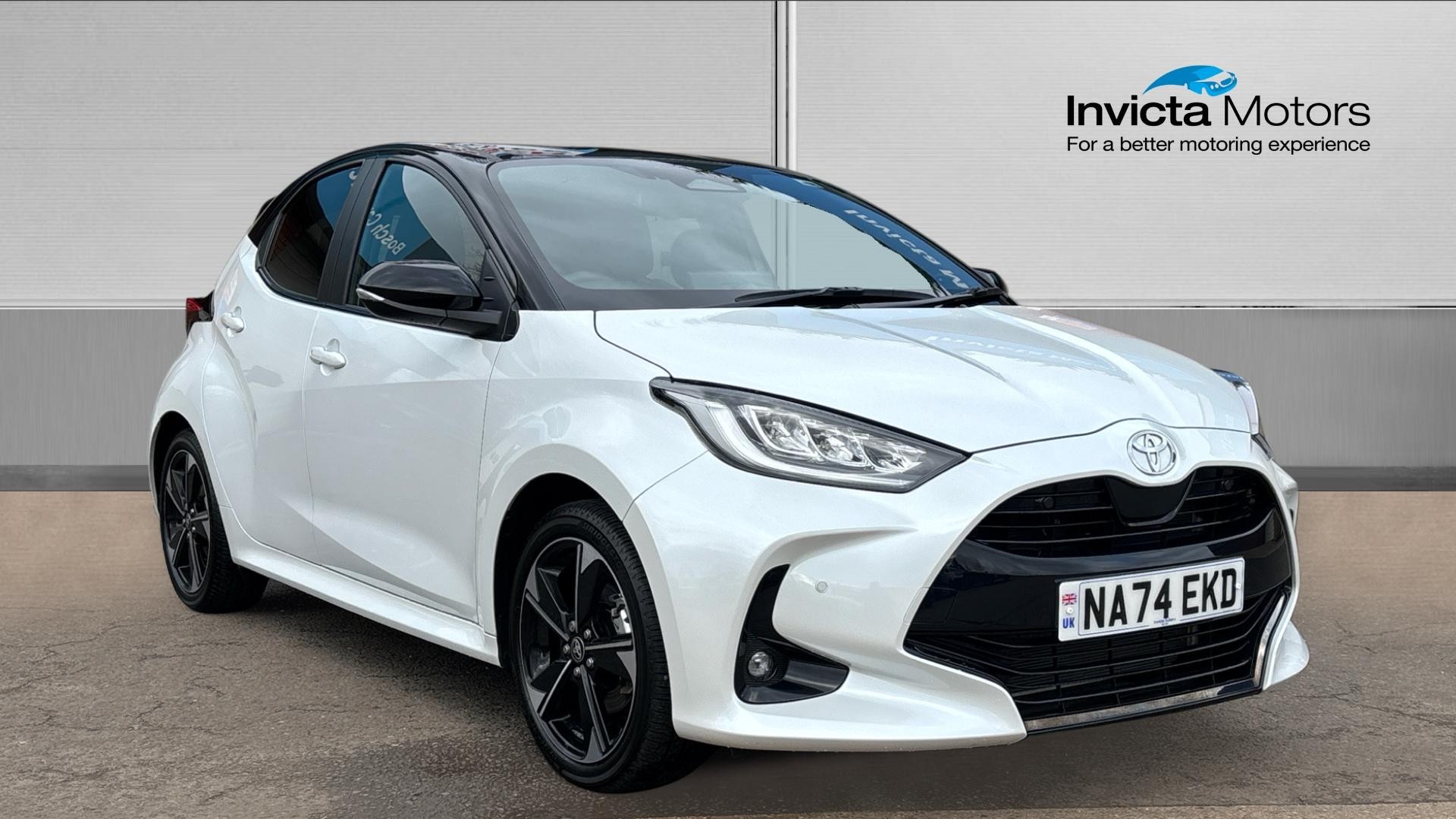 White 2024 Toyota Yaris 1.5 VVT-i Premiere Edition Hatchback Front-wheel drive Automatic