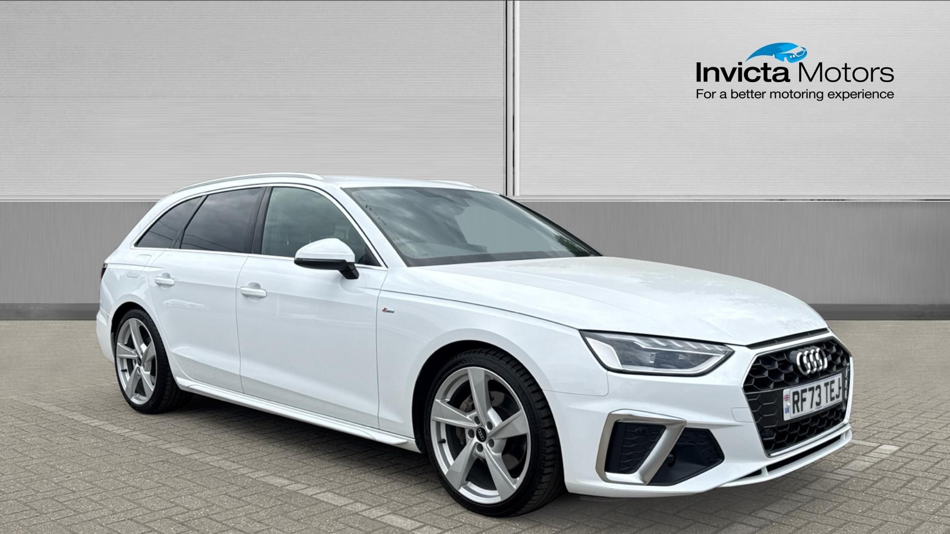 White 2024 Audi A4 Estate Front-wheel drive Automatic
