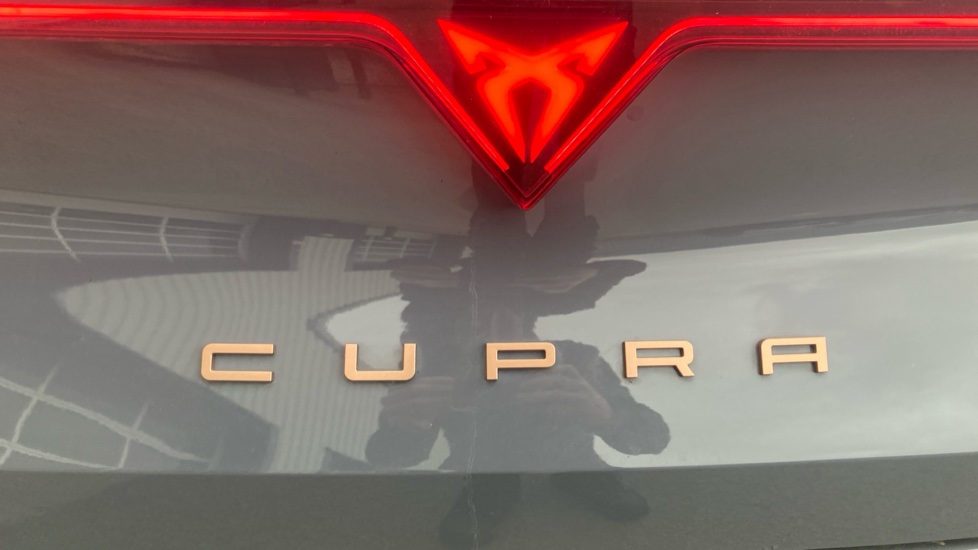 CUPRA Leon 1.5 eTSI 150 V2 5dr DSG Petrol Estate - Image 30