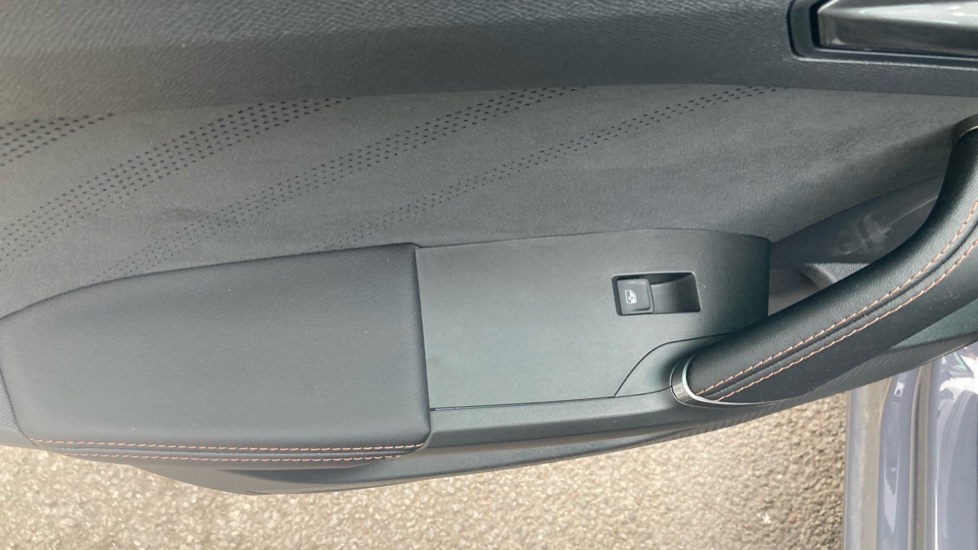 CUPRA Leon 1.5 eTSI 150 V2 5dr DSG Petrol Estate - Image 36
