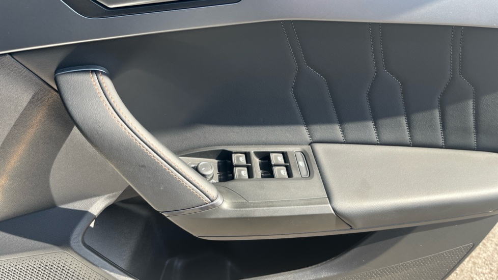 CUPRA Leon 2.0 TSI VZ1 5dr DSG Petrol Hatchback - Image 19