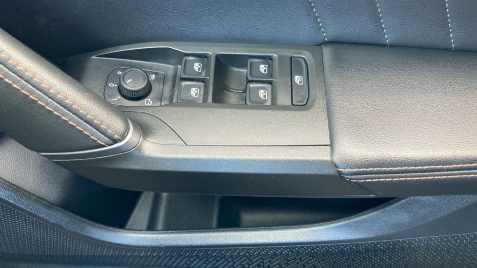 CUPRA Leon 1.5 TSI V1 5dr Petrol Hatchback - Image 41