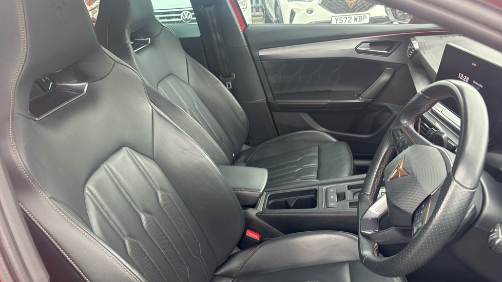 CUPRA Formentor 1.4 eHybrid 204 V2 5dr DSG Estate - Image 15