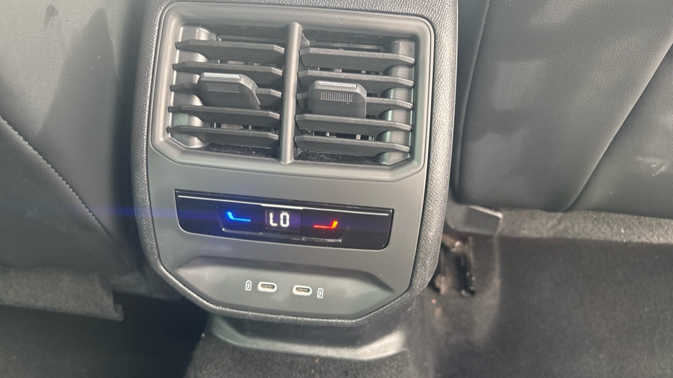 CUPRA Formentor 1.4 eHybrid 204 V2 5dr DSG Estate - Image 32