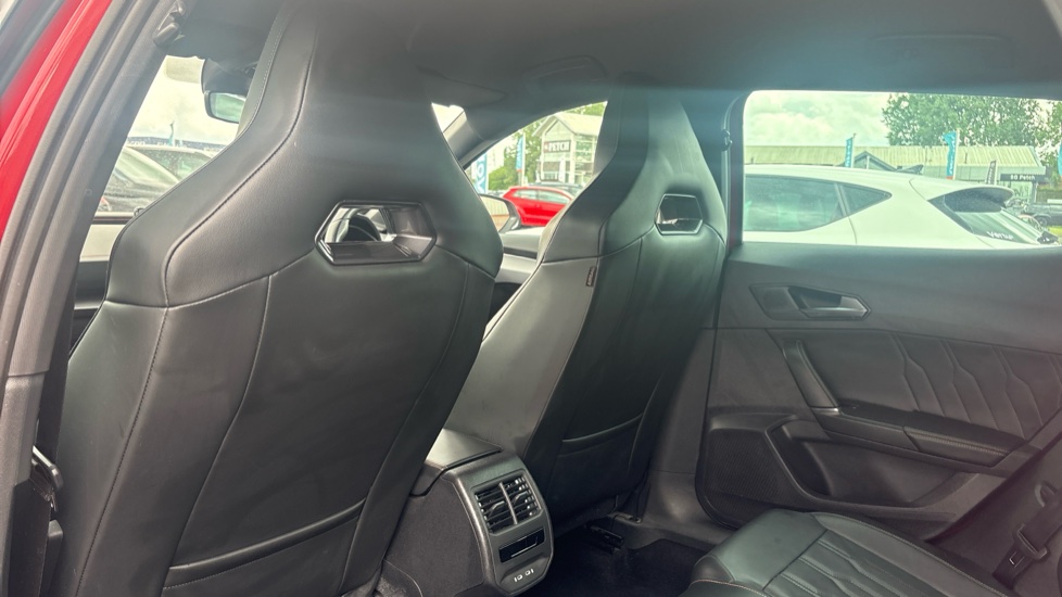 CUPRA Formentor 1.4 eHybrid 204 V2 5dr DSG Estate - Image 46