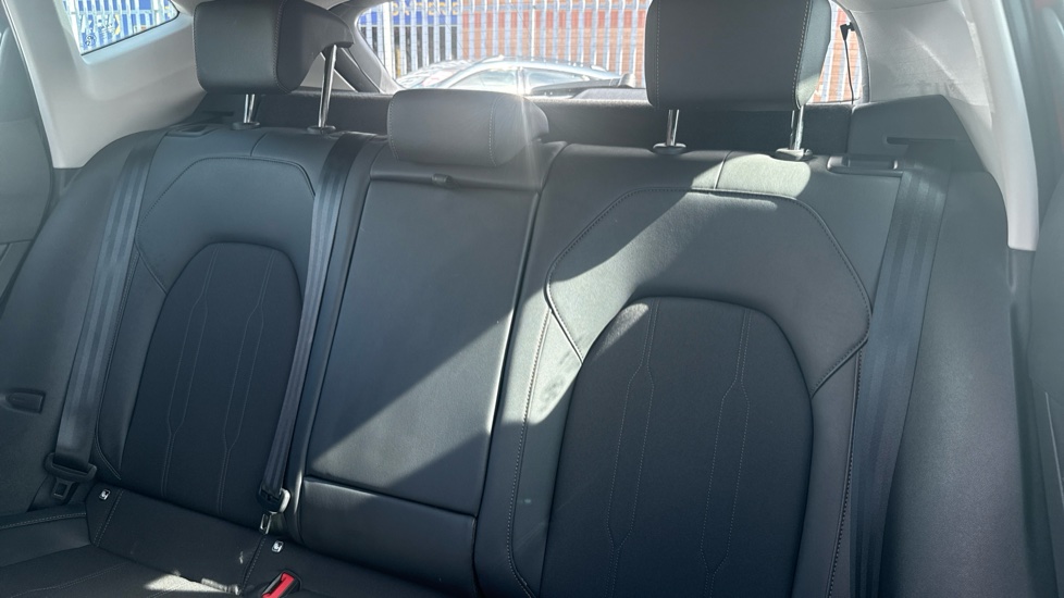 CUPRA Formentor 1.4 eHybrid 204 V1 5dr DSG Estate - Image 16