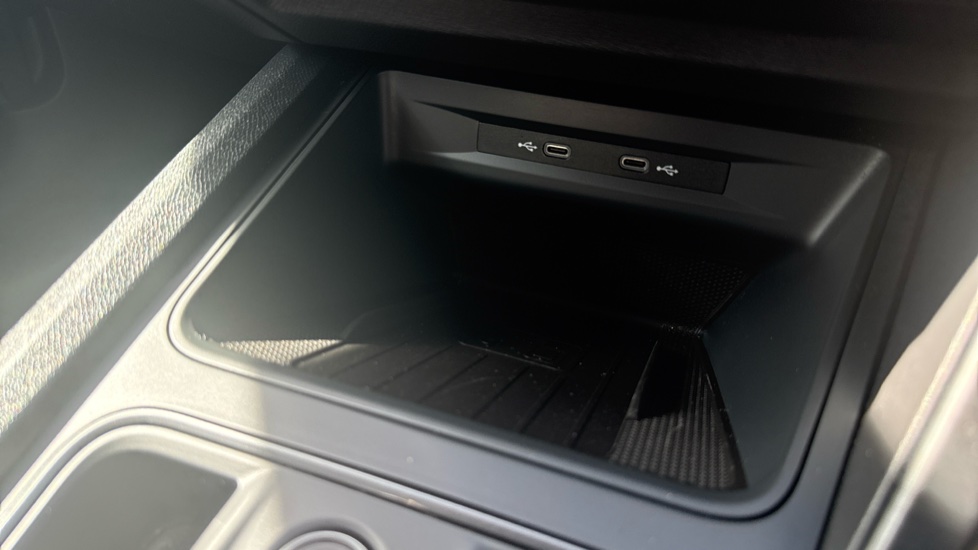CUPRA Formentor 1.4 eHybrid 204 V1 5dr DSG Estate - Image 34