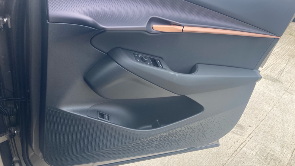 CUPRA Tavascan 210kW V1 77kWh 5dr Auto Electric Estate - Image 19
