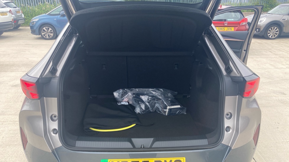 CUPRA Tavascan 210kW V1 77kWh 5dr Auto Electric Estate - Image 20