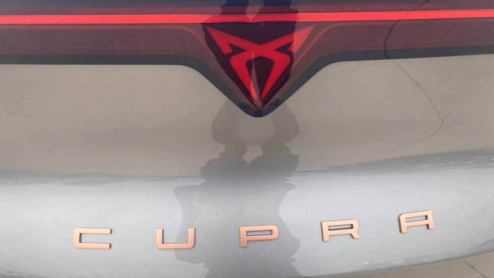 CUPRA Tavascan 210kW V1 77kWh 5dr Auto Electric Estate - Image 28