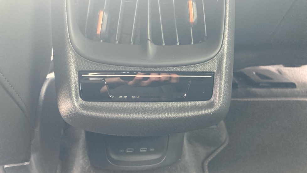 CUPRA Tavascan 210kW V1 77kWh 5dr Auto Electric Estate - Image 37