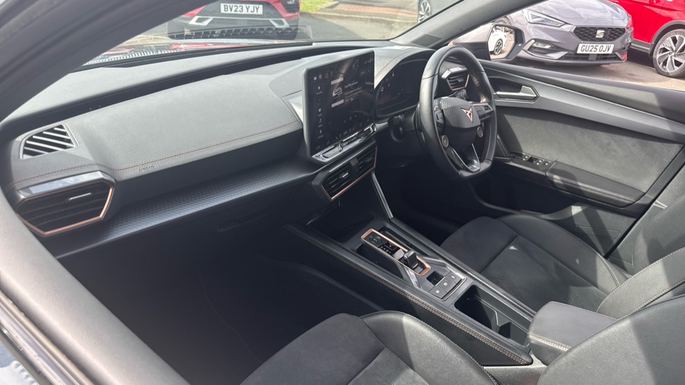 CUPRA Leon 1.5 eTSI 150 V2 5dr DSG Petrol Hatchback - Image 2